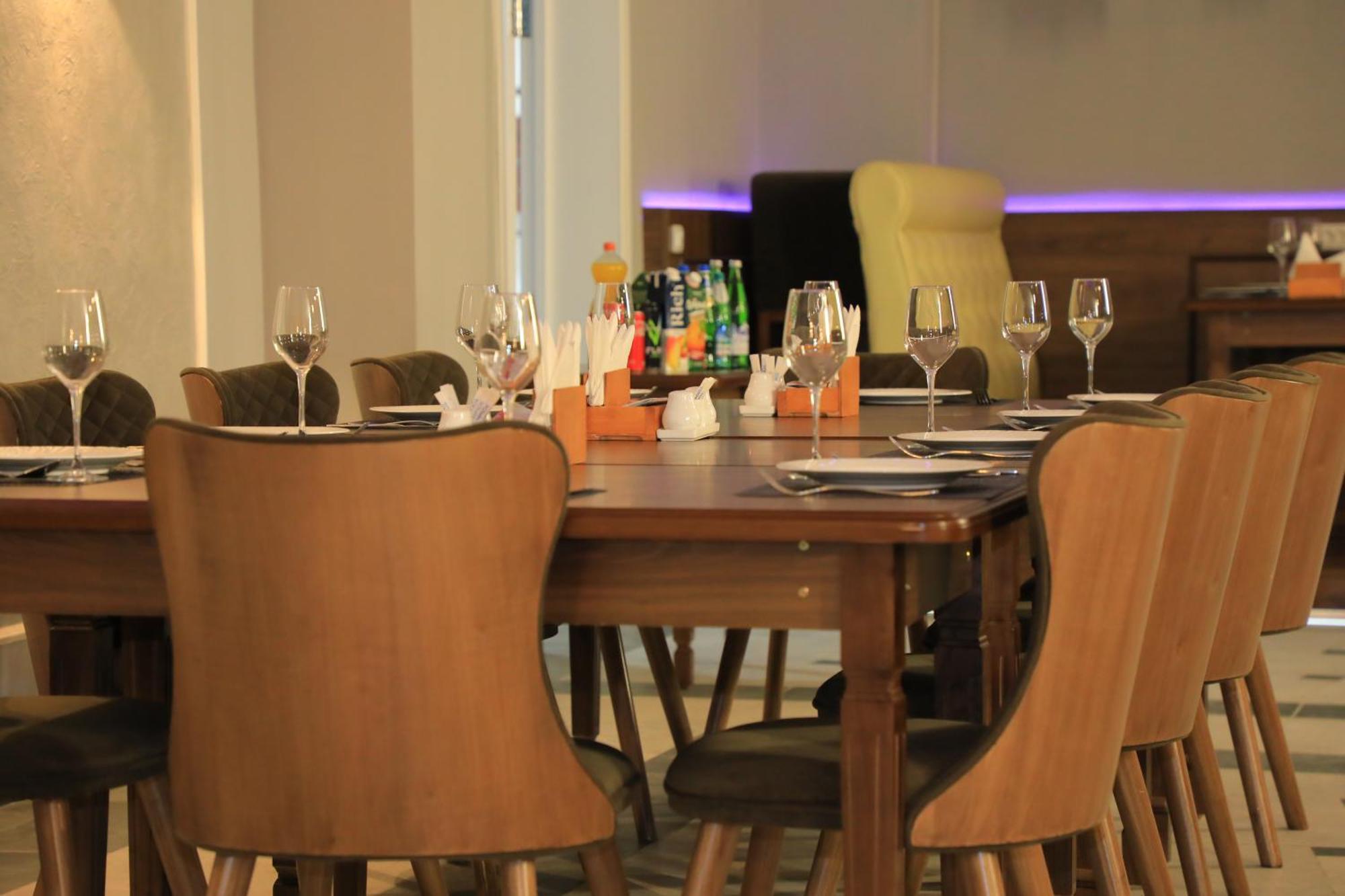 Hobiz Hotel Navoi Eksteriør billede